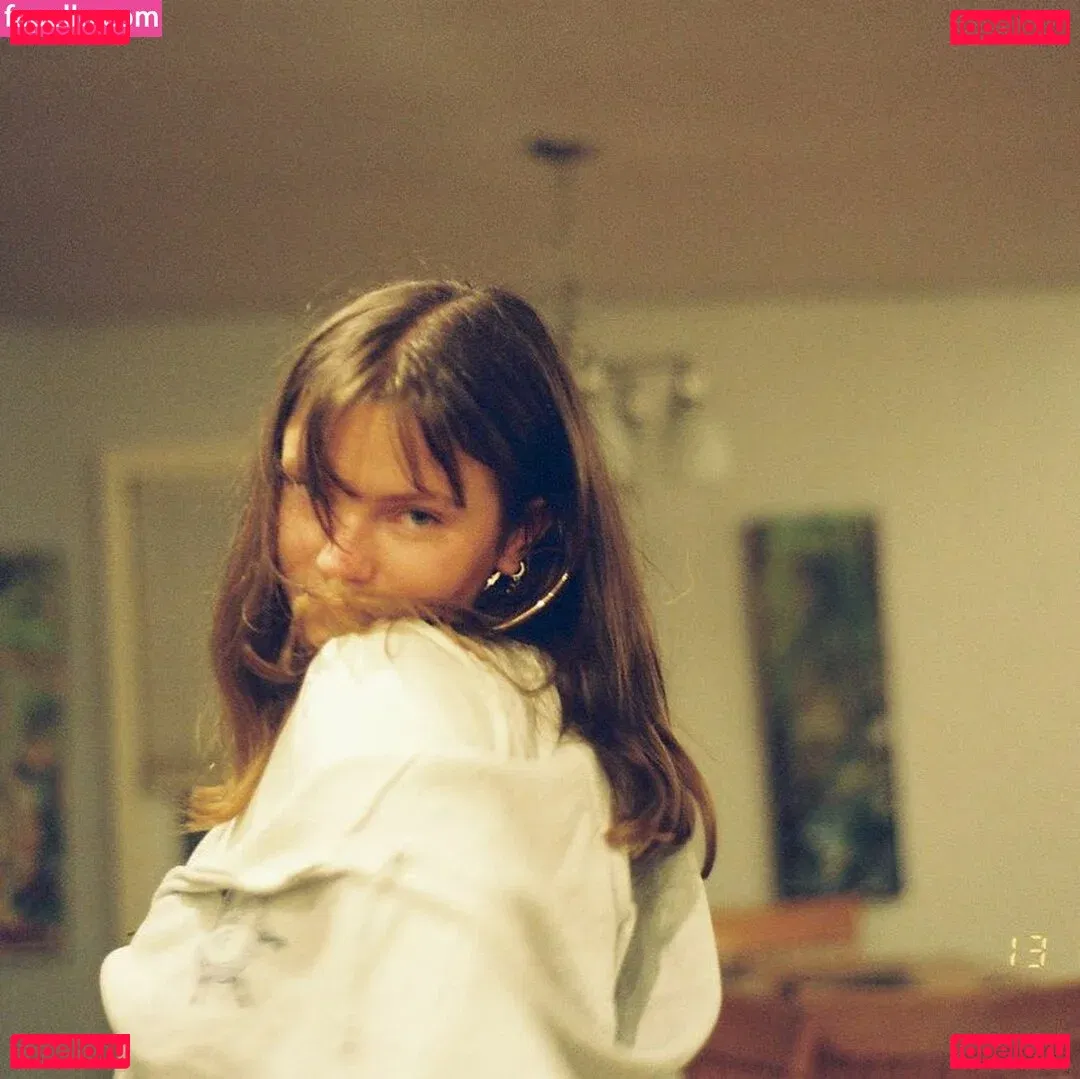 Lola Dubrul Onlyfans Photo Gallery 