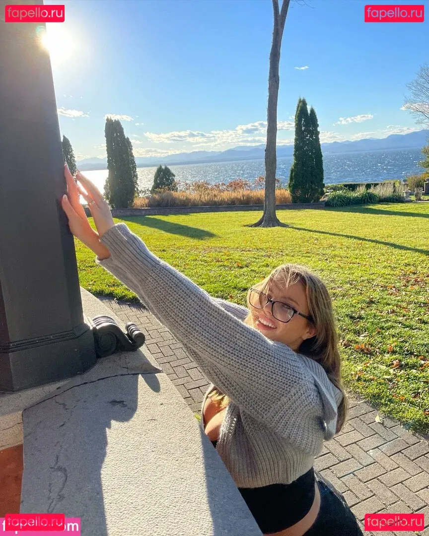 Lola Dubrul Onlyfans Photo Gallery 