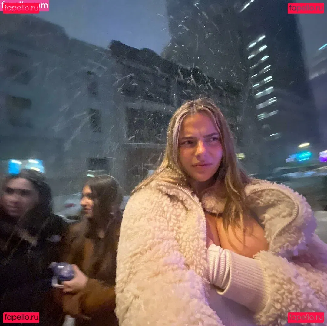 Lola Dubrul Onlyfans Photo Gallery 