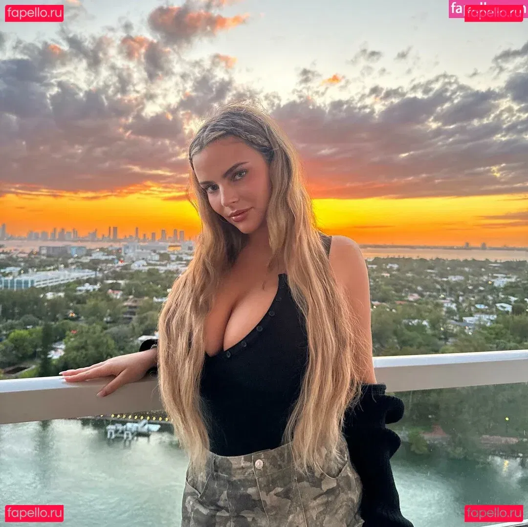 Lola Dubrul Onlyfans Photo Gallery 