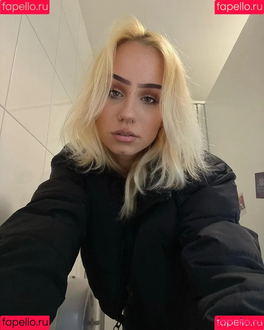 xhxllgirl Onlyfans Photo Gallery 