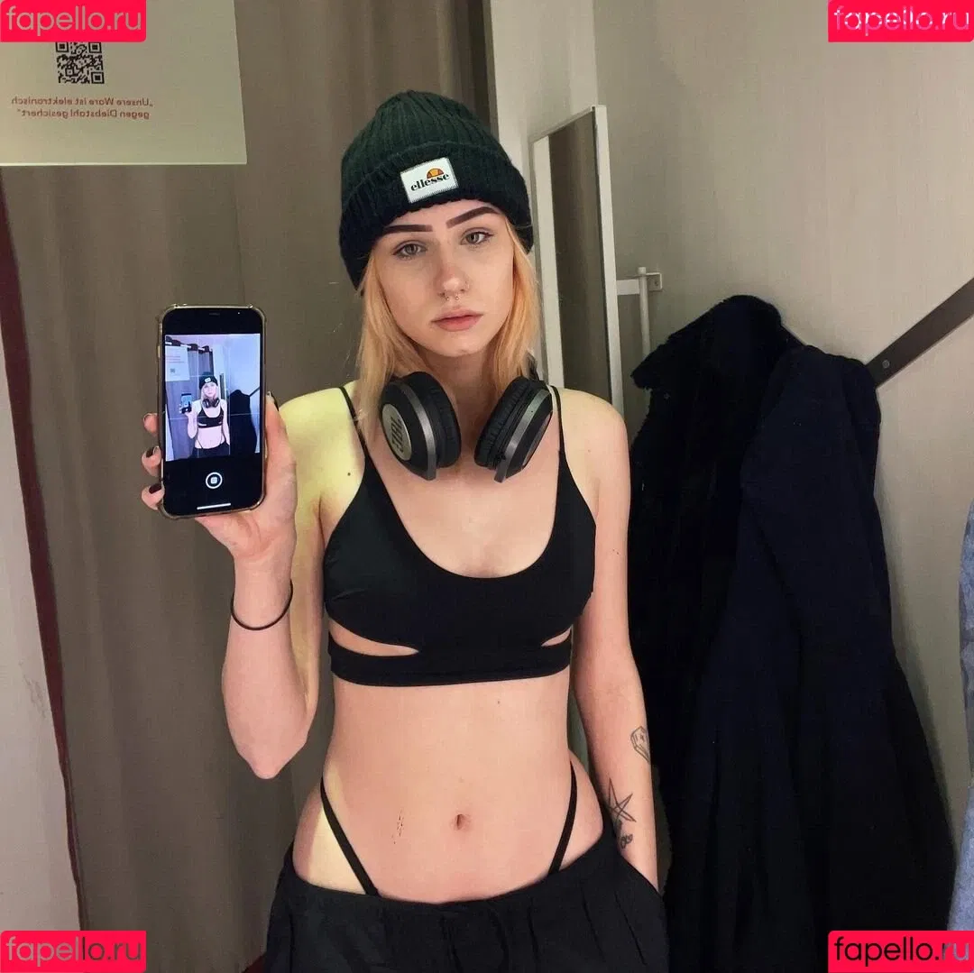 xhxllgirl Onlyfans Photo Gallery 