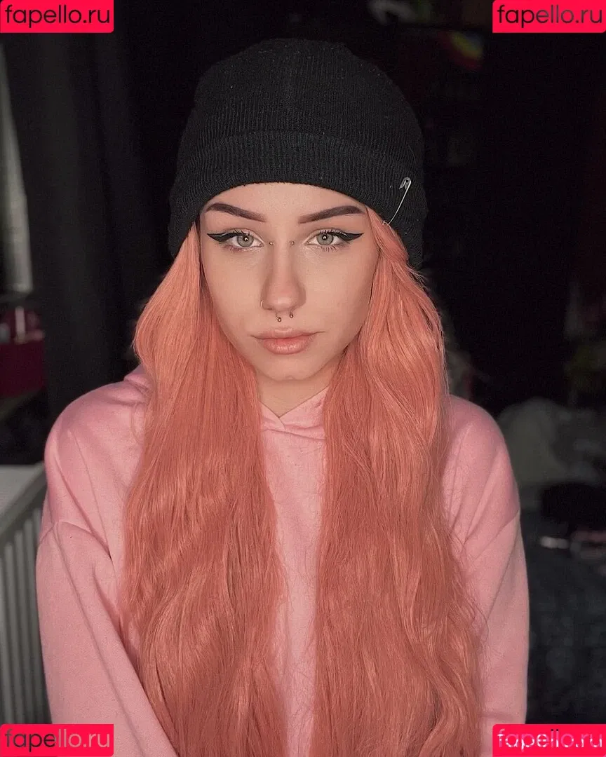 xhxllgirl Onlyfans Photo Gallery 