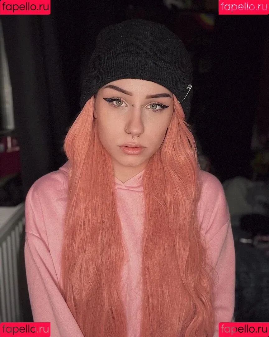 xhxllgirl Onlyfans Photo Gallery 