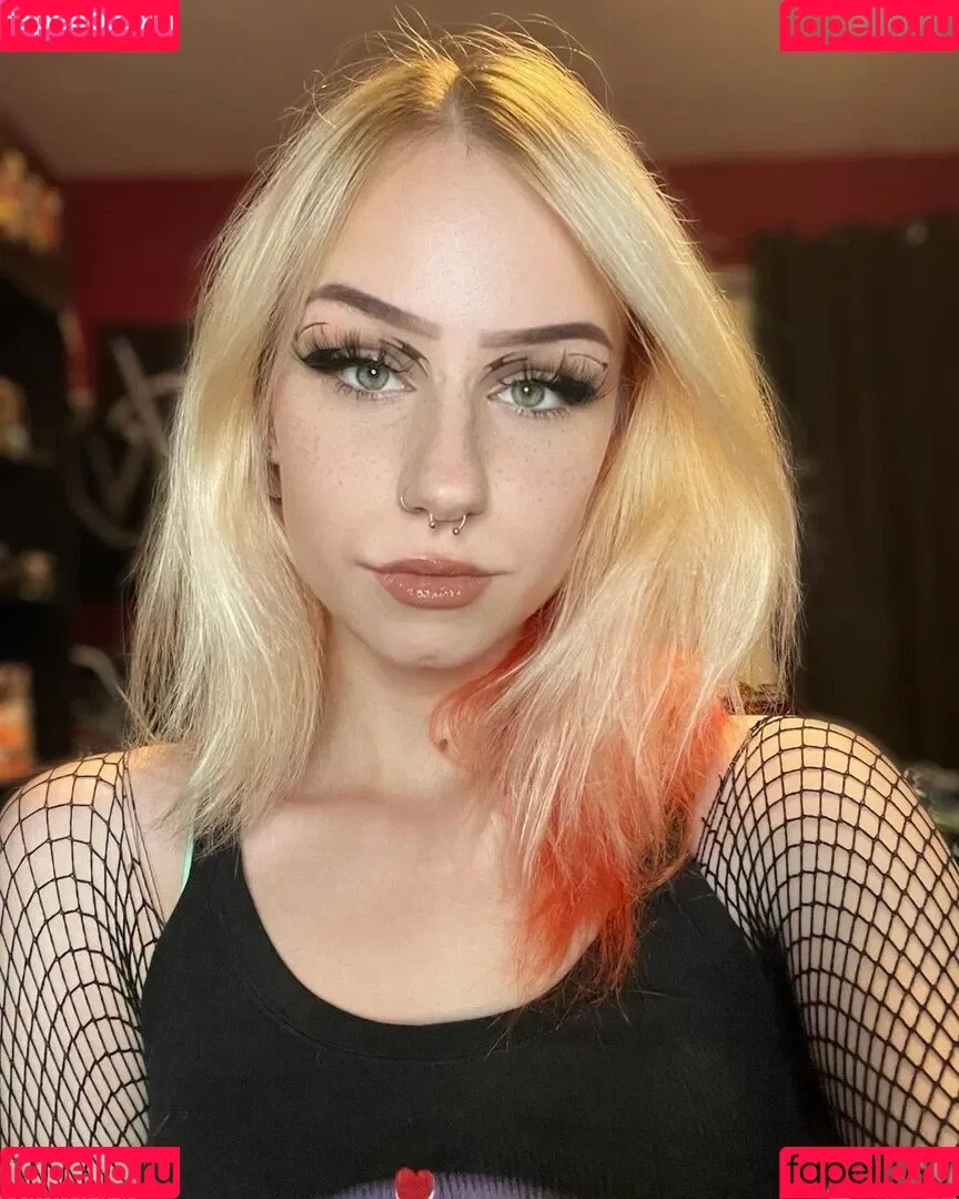 xhxllgirl Onlyfans Photo Gallery 