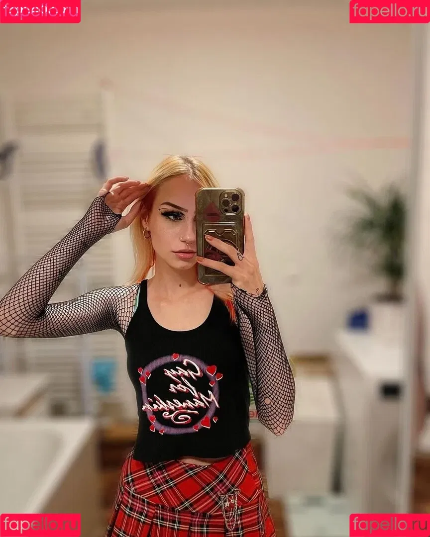 xhxllgirl Onlyfans Photo Gallery 