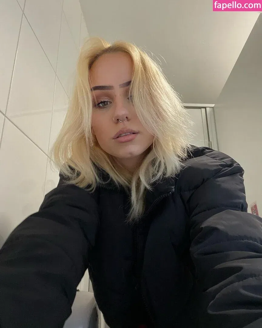 xhxllgirl Onlyfans Photo Gallery 