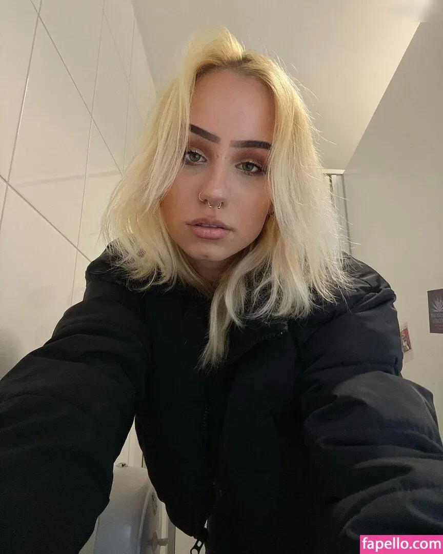 xhxllgirl Onlyfans Photo Gallery 