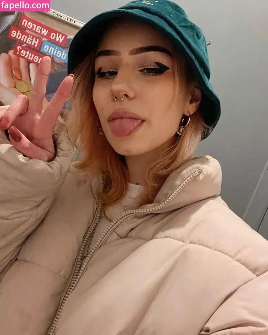 xhxllgirl Onlyfans Photo Gallery 