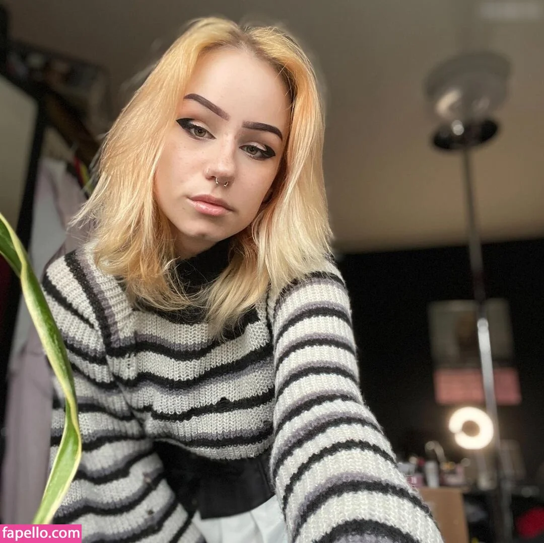 xhxllgirl Onlyfans Photo Gallery 