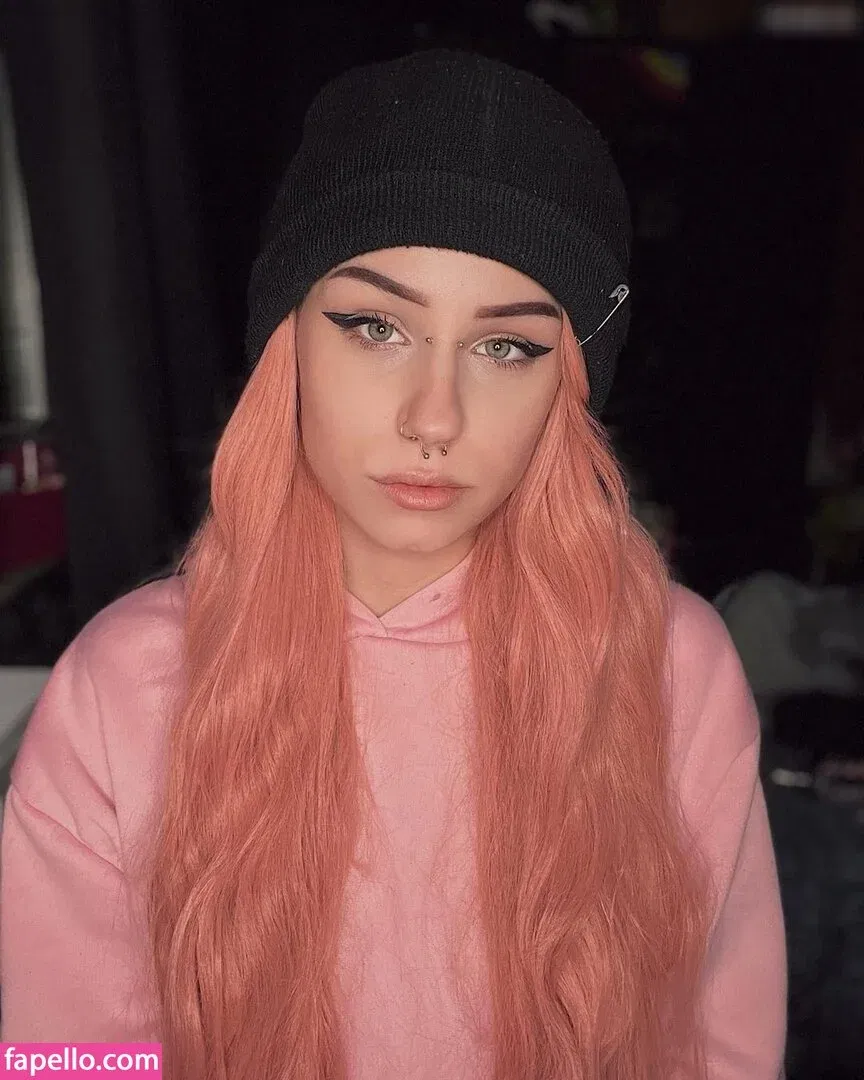 xhxllgirl Onlyfans Photo Gallery 