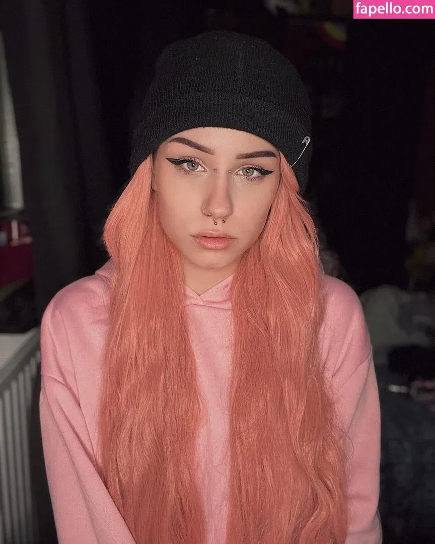 xhxllgirl Onlyfans Photo Gallery 