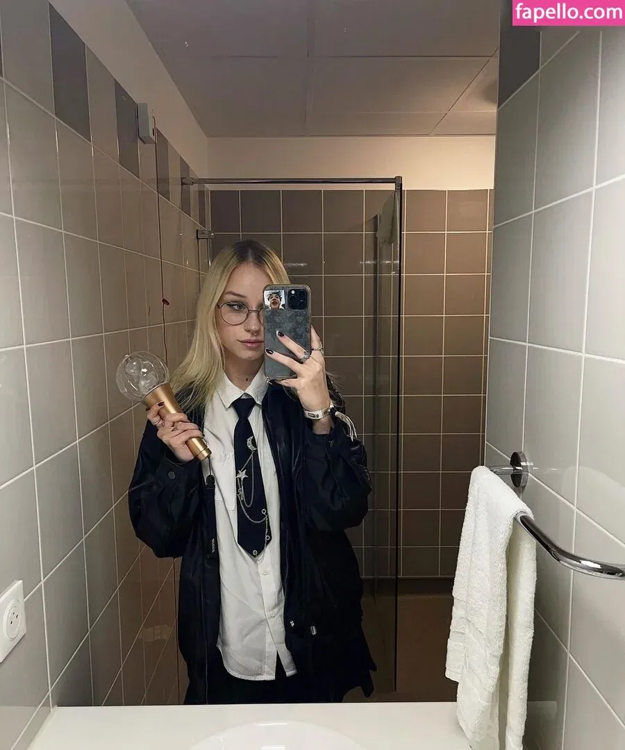 xhxllgirl Onlyfans Photo Gallery 