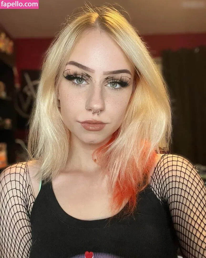 xhxllgirl Onlyfans Photo Gallery 