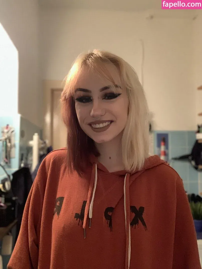 xhxllgirl Onlyfans Photo Gallery 