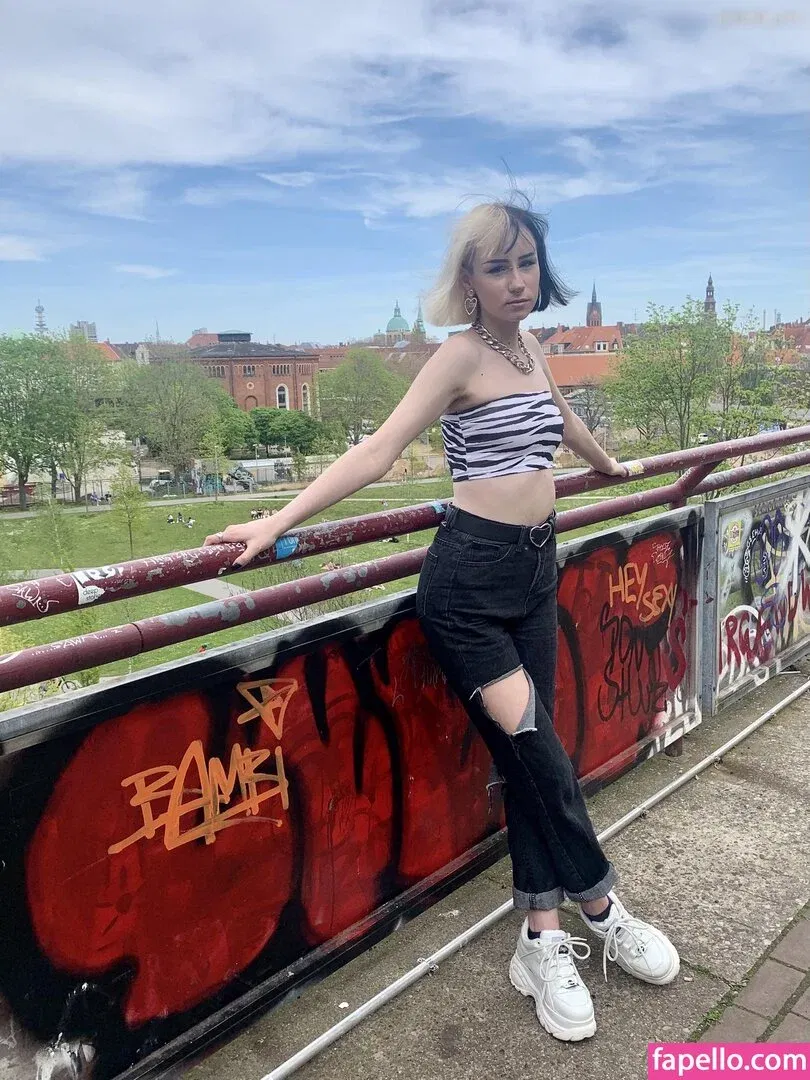 xhxllgirl Onlyfans Photo Gallery 