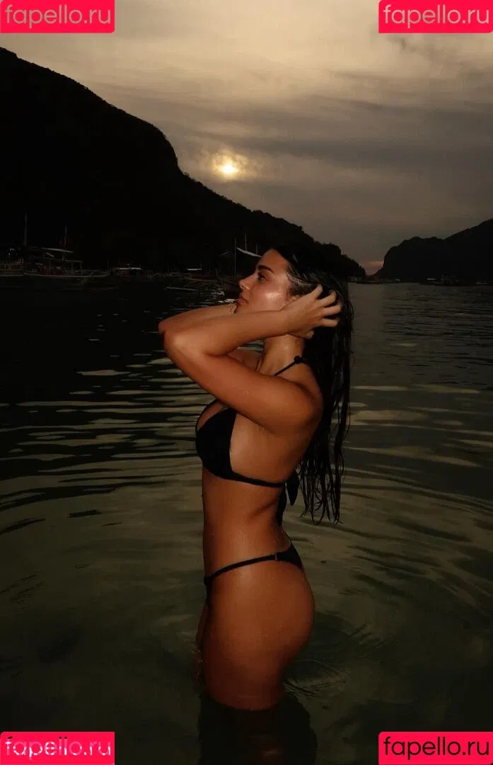 saraxrh Onlyfans Photo Gallery 
