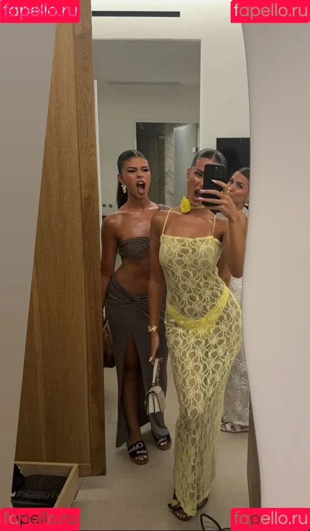 saraxrh Onlyfans Photo Gallery 