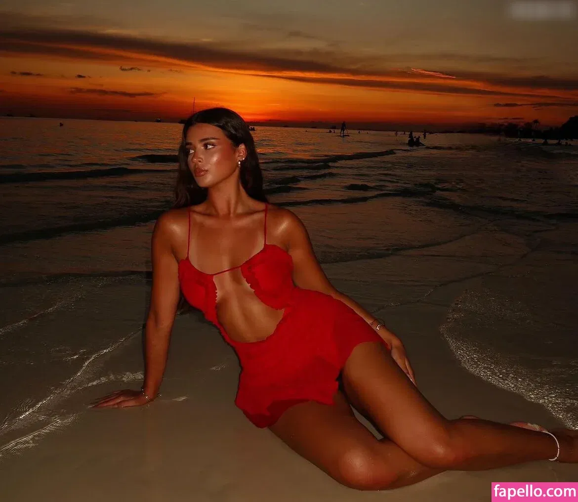 saraxrh Onlyfans Photo Gallery 