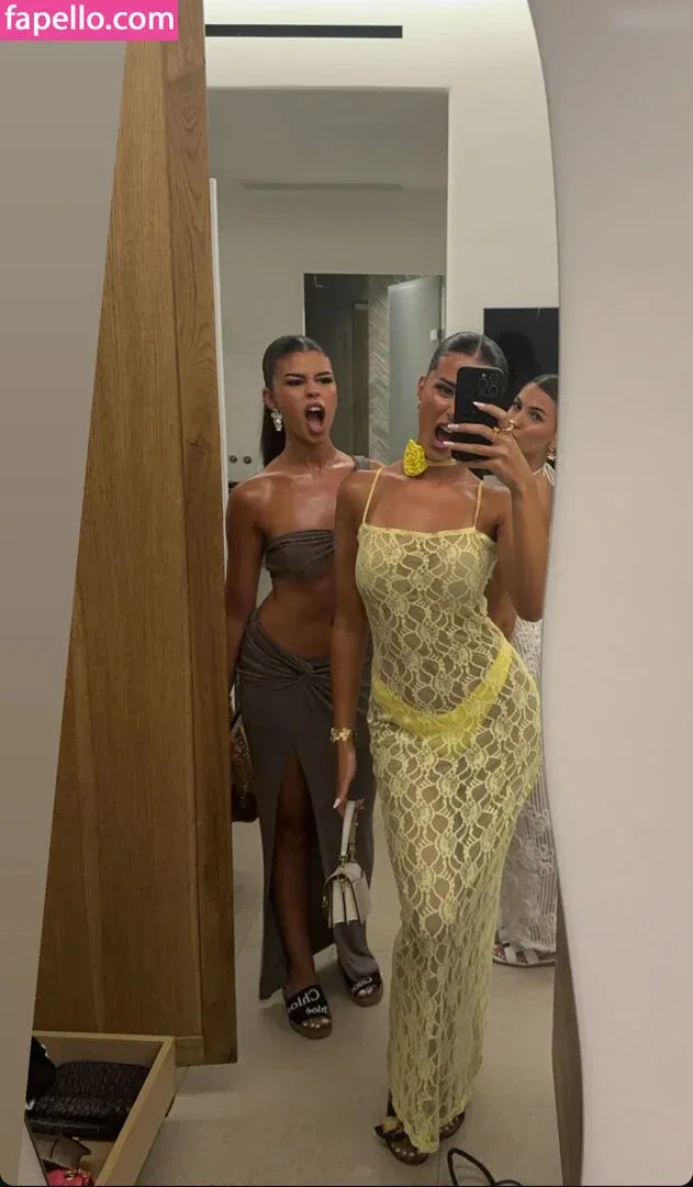 saraxrh Onlyfans Photo Gallery 