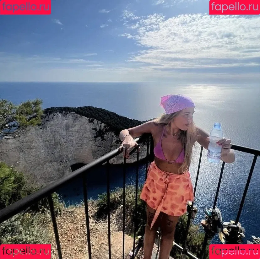 Loredana Zefi Onlyfans Photo Gallery 