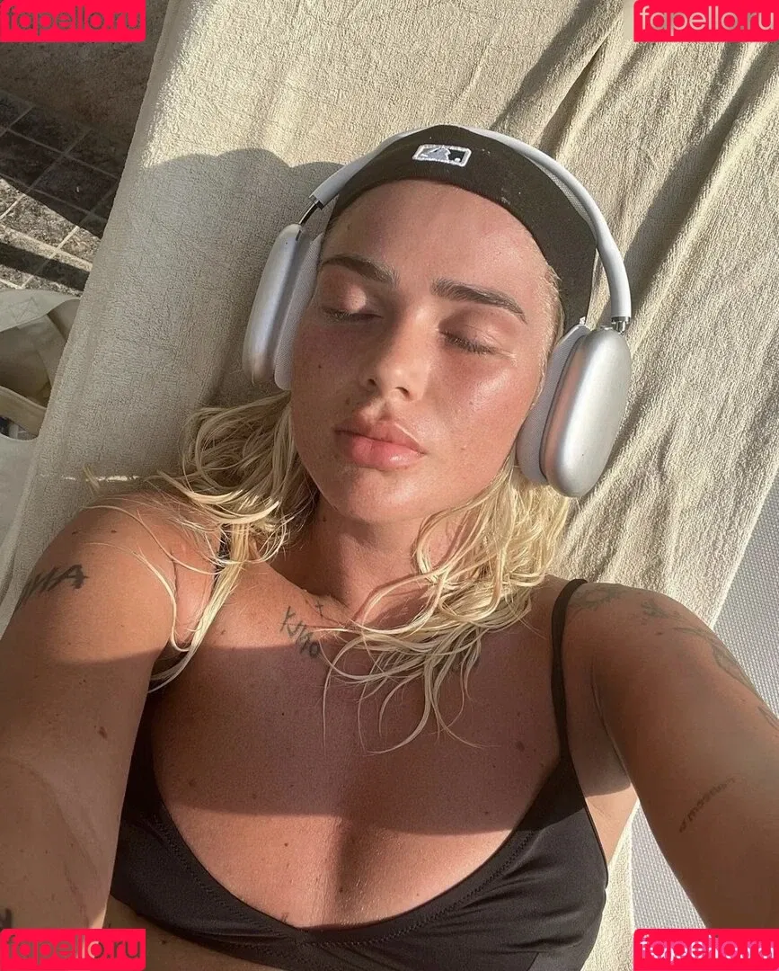 Loredana Zefi Onlyfans Photo Gallery 