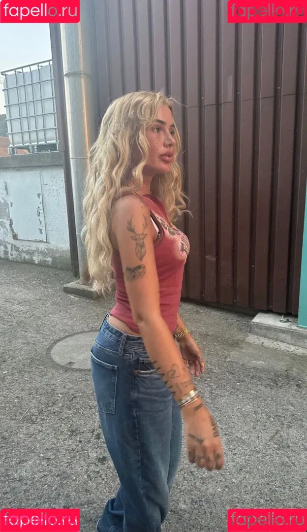 Loredana Zefi Onlyfans Photo Gallery 