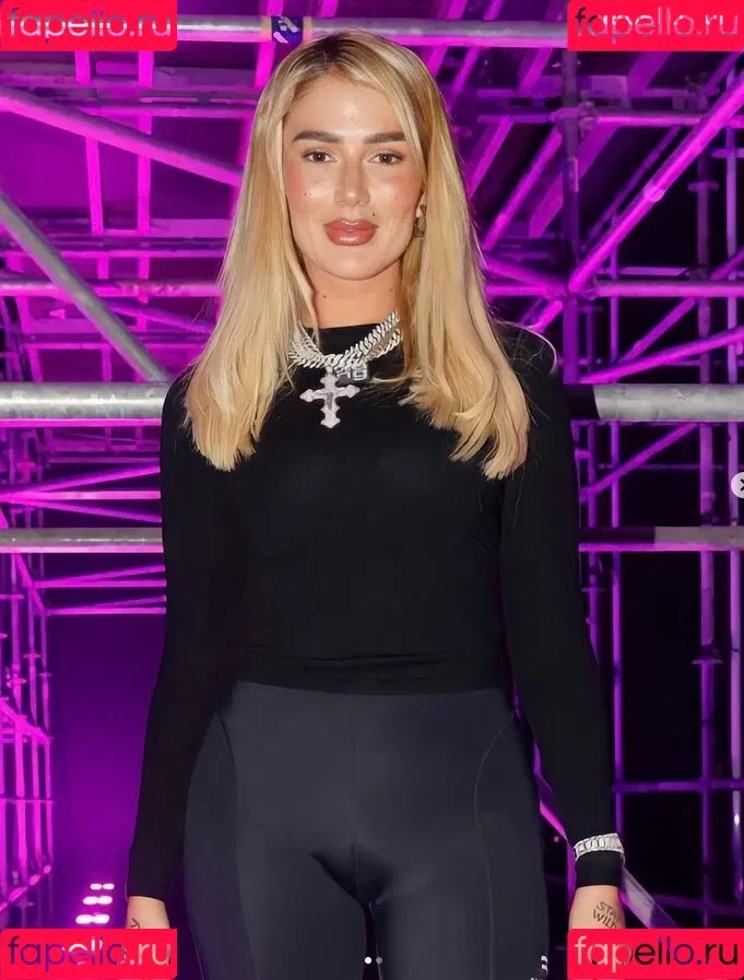 Loredana Zefi Onlyfans Photo Gallery 