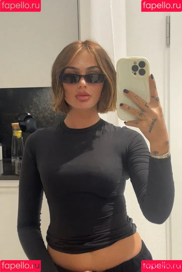 Loredana Zefi Onlyfans Photo Gallery 