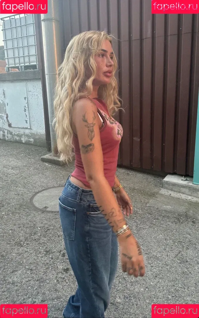Loredana Zefi Onlyfans Photo Gallery 