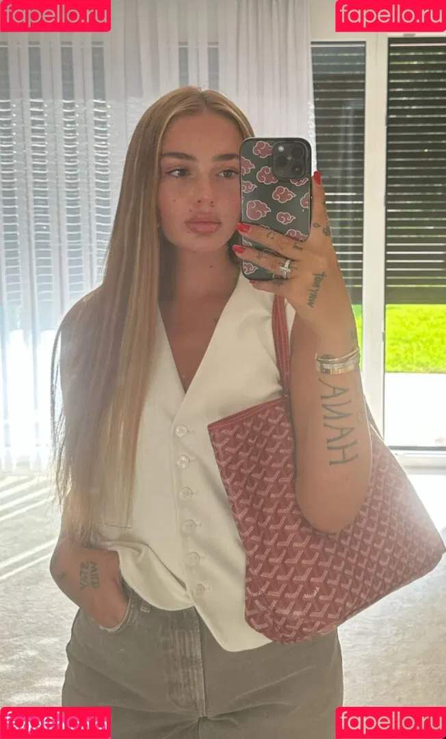 Loredana Zefi Onlyfans Photo Gallery 