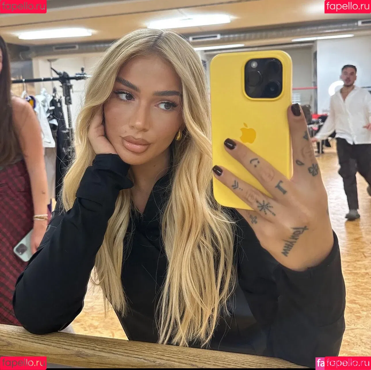 Loredana Zefi Onlyfans Photo Gallery 
