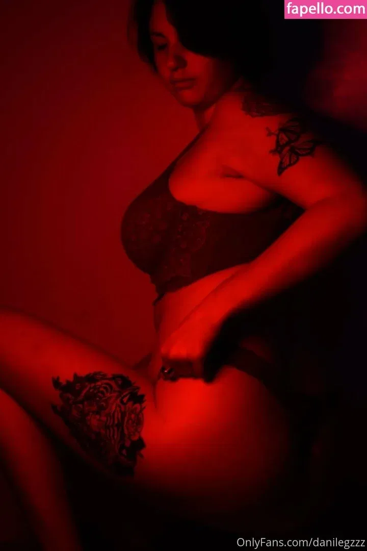 danalegzzz Onlyfans Photo Gallery 