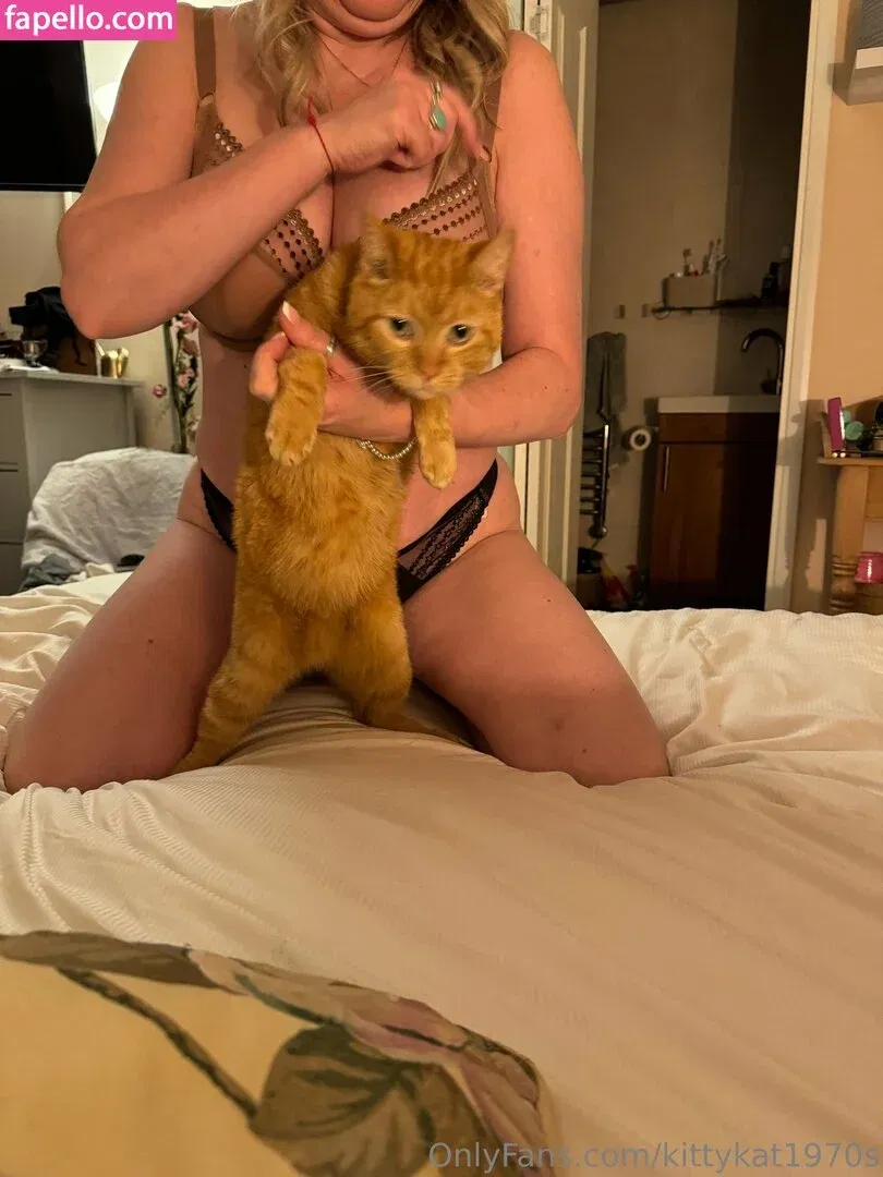 KittyKat1970s Onlyfans Photo Gallery 