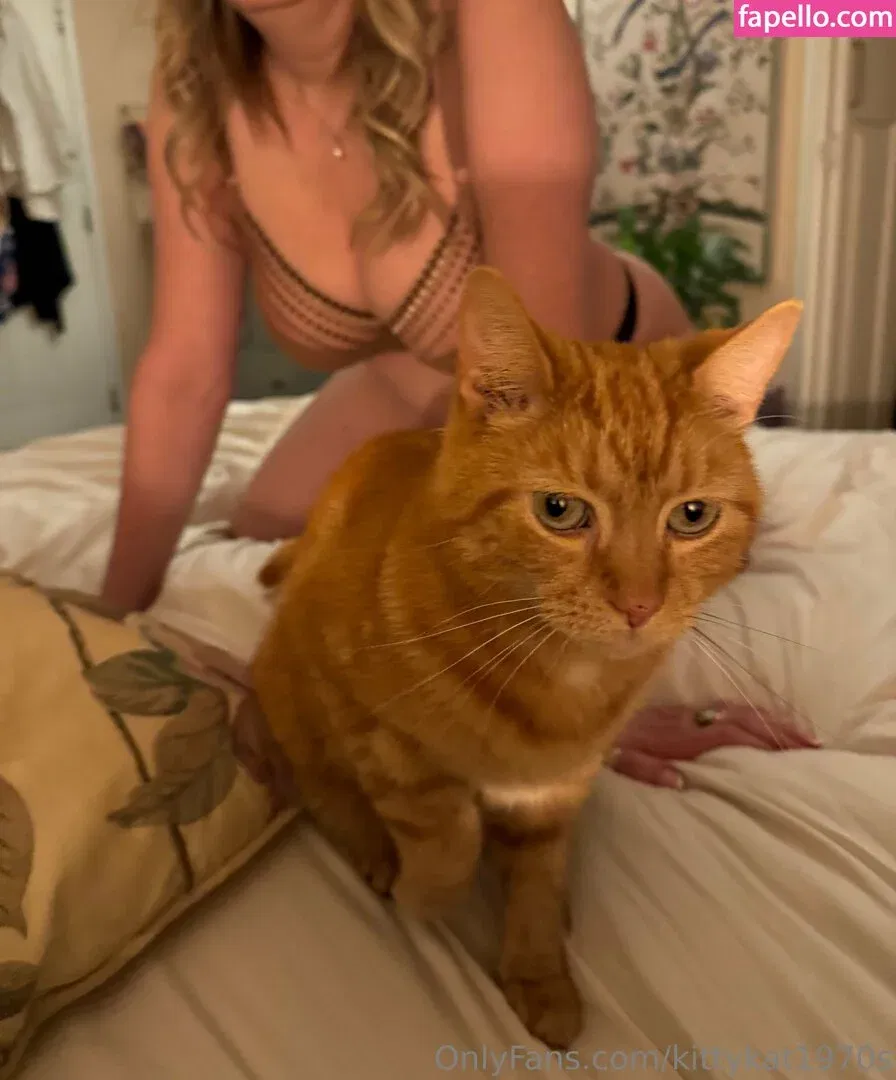 KittyKat1970s Onlyfans Photo Gallery 