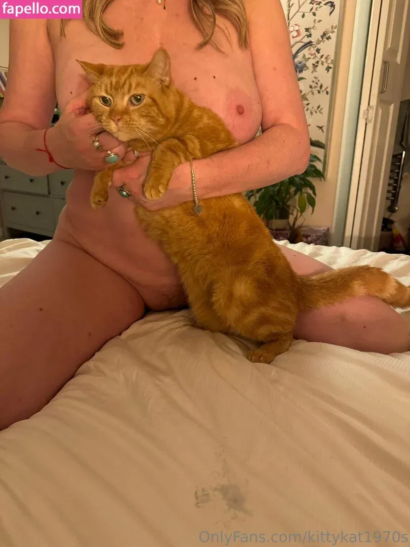 KittyKat1970s Onlyfans Photo Gallery 