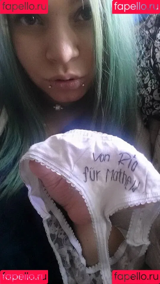 Ria Pompadour Onlyfans Photo Gallery 