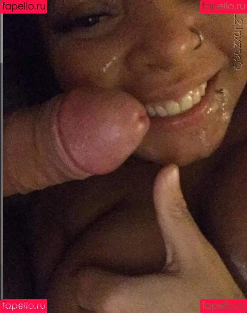 Ria Pompadour Onlyfans Photo Gallery 