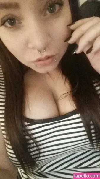 Ria Pompadour Onlyfans Photo Gallery 