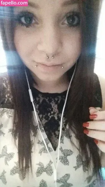 Ria Pompadour Onlyfans Photo Gallery 