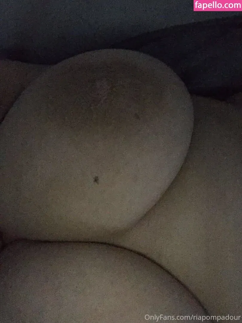 Ria Pompadour Onlyfans Photo Gallery 