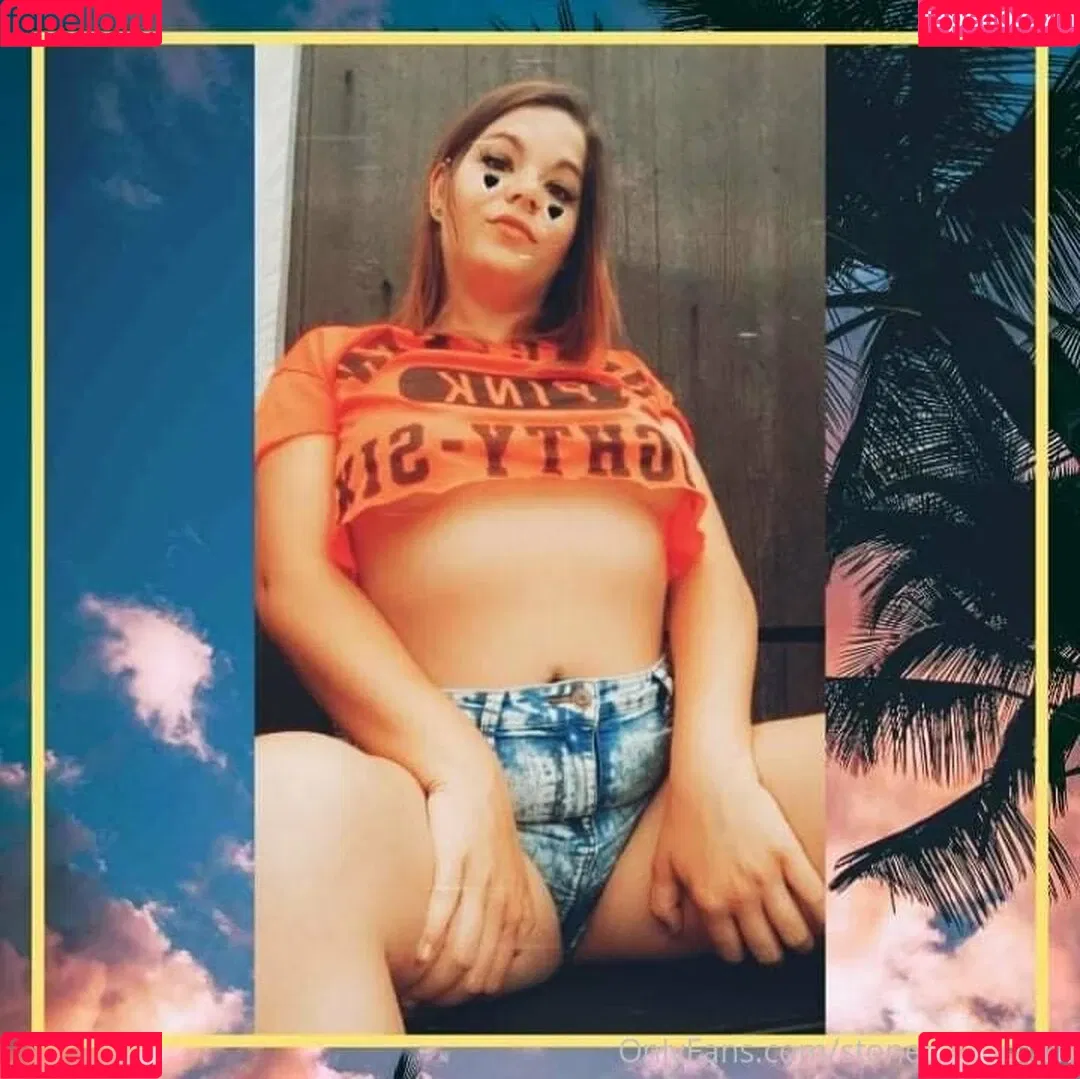 stoner.420chick Onlyfans Photo Gallery 