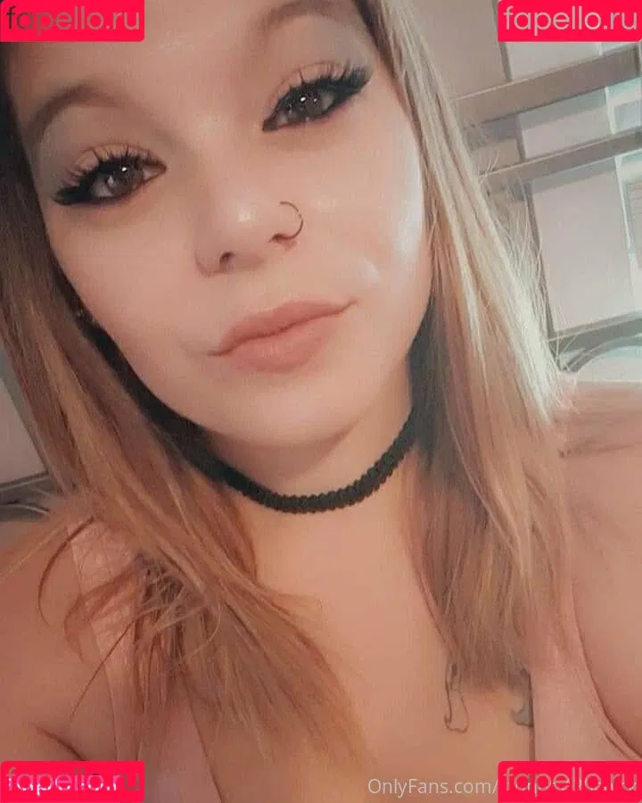 stoner.420chick Onlyfans Photo Gallery 