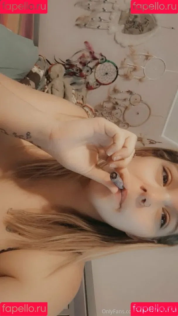 stoner.420chick Onlyfans Photo Gallery 