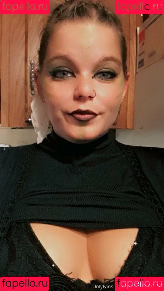 stoner.420chick Onlyfans Photo Gallery 