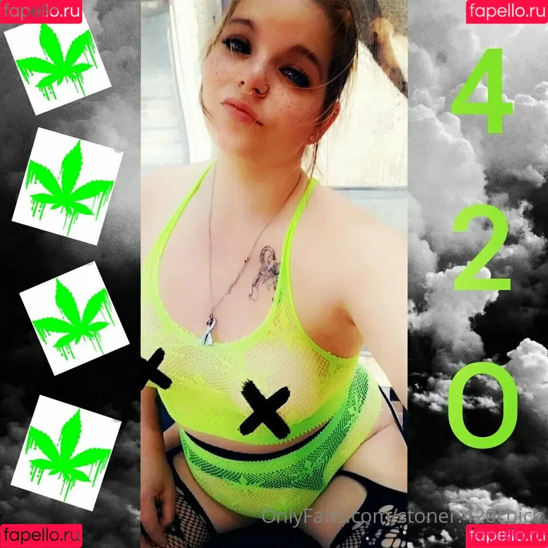 stoner.420chick Onlyfans Photo Gallery 
