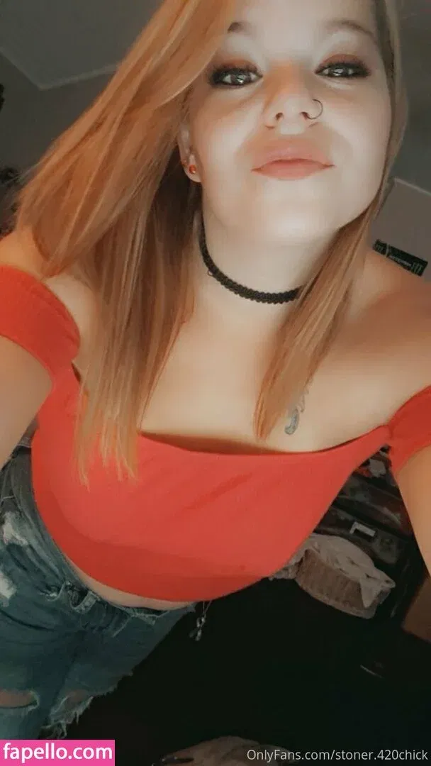 stoner.420chick Onlyfans Photo Gallery 