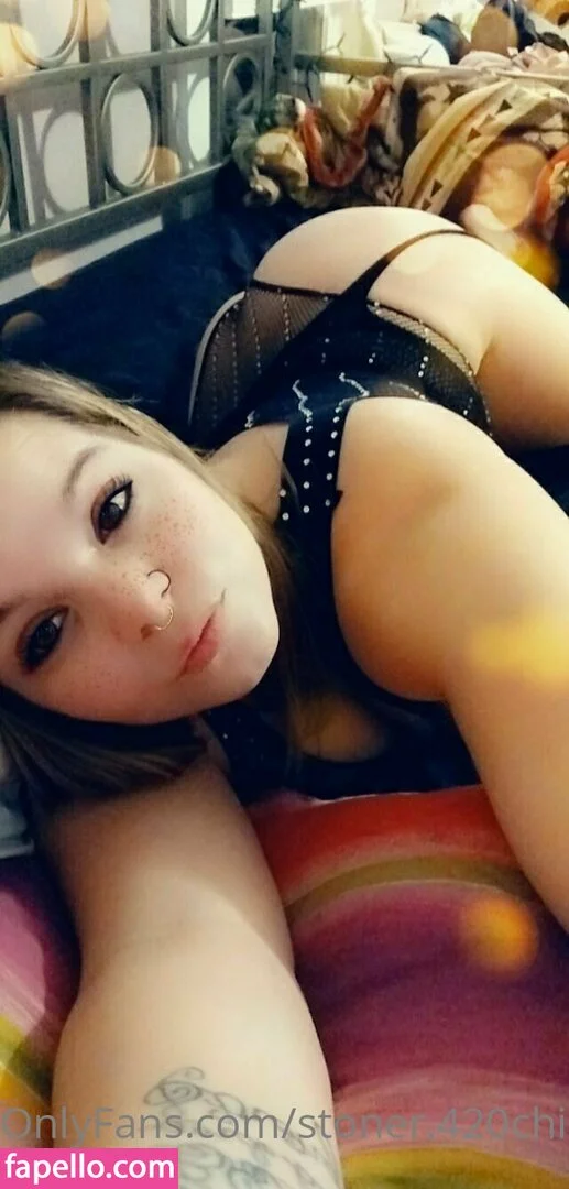 stoner.420chick Onlyfans Photo Gallery 