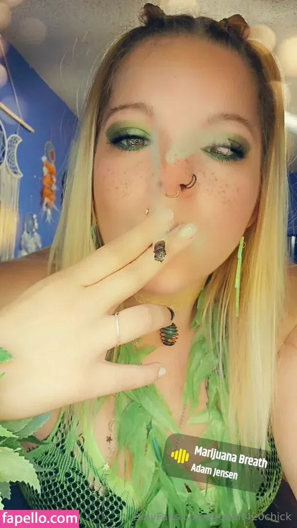 stoner.420chick Onlyfans Photo Gallery 