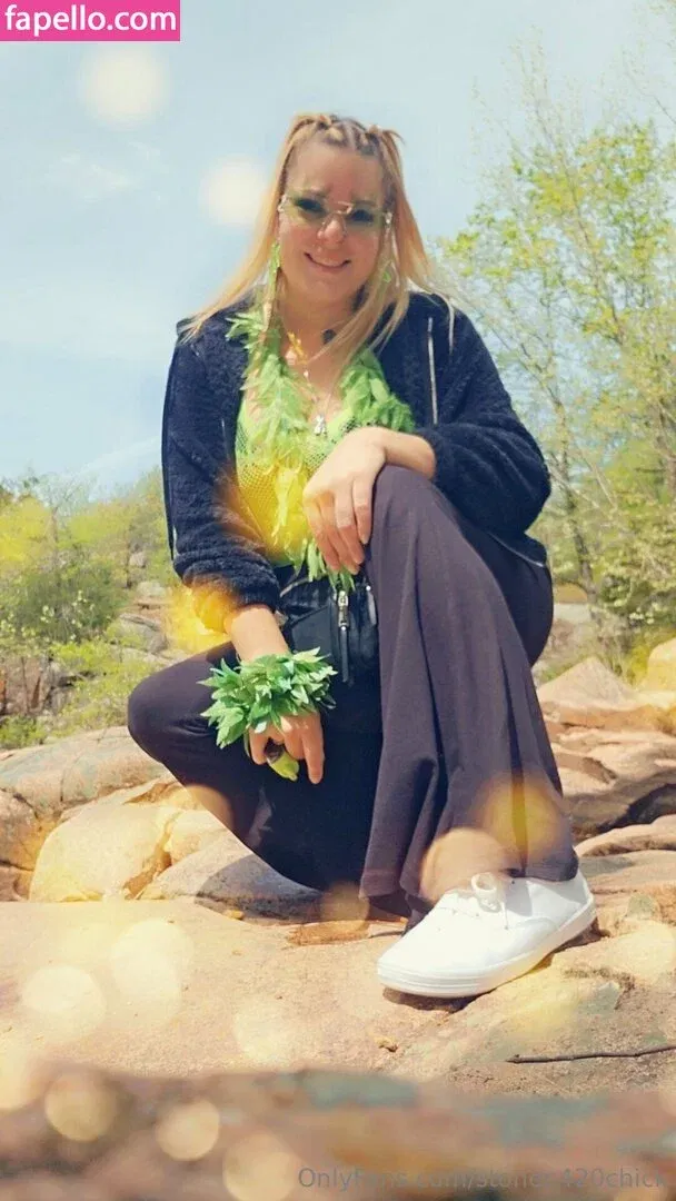 stoner.420chick Onlyfans Photo Gallery 